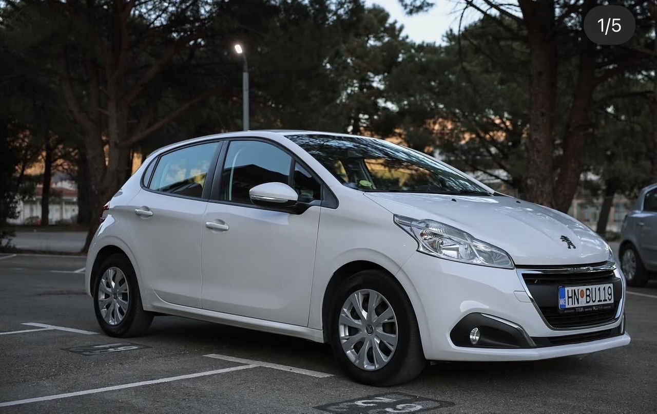 Peugeot 208